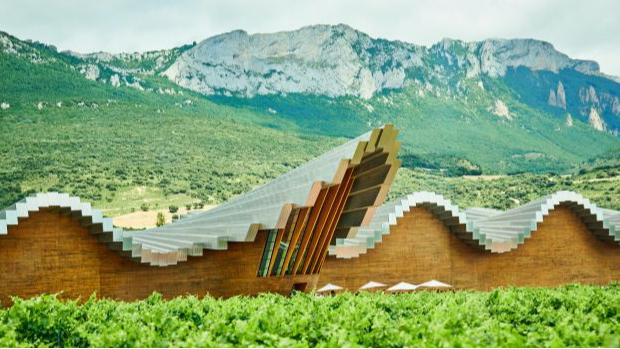 Bodegas Ysios en Álava con arquitectura vanguardista